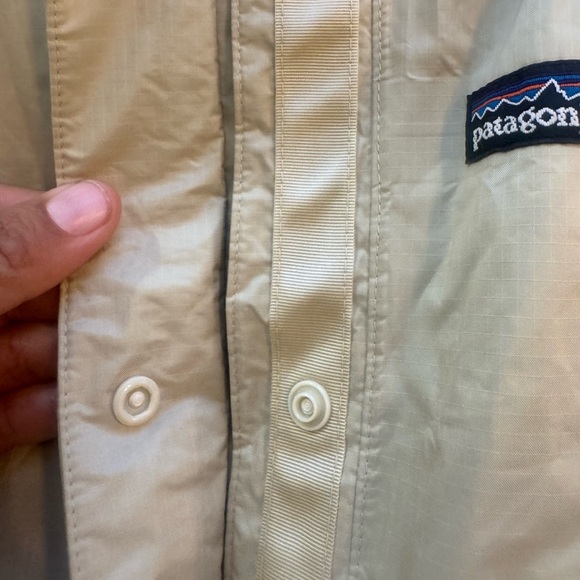 Patagonia Women's Khaki Hooded Lightweight Trench Coat - Picture 4 of 16